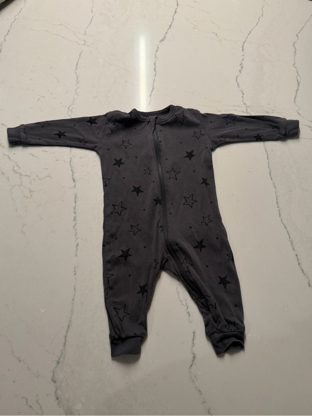 Petit Lem Dark Gray Star-Print Zip Footie 6M